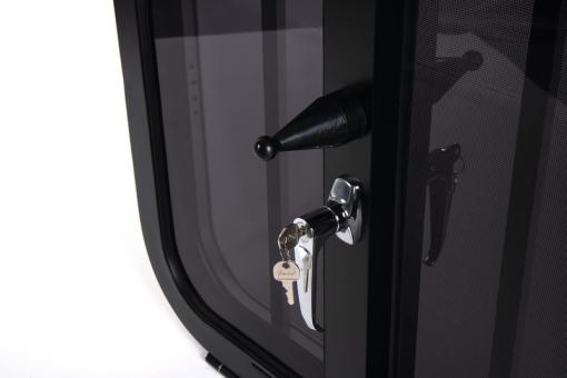 Trailer Pferdeanhänger Fenster mit Gitter und abschließbar 